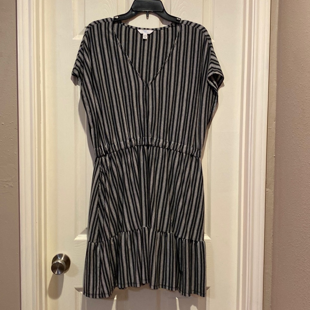 Striped vneck dress